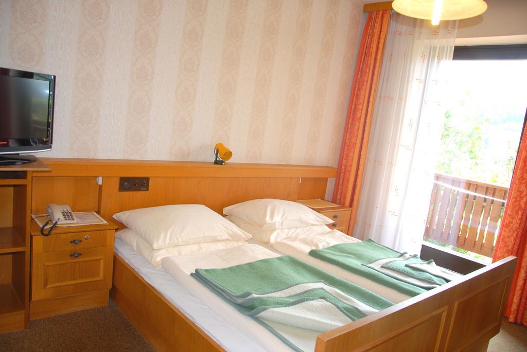 Fruehstueckspension Wiesenhaus Miesenbach  Room photo