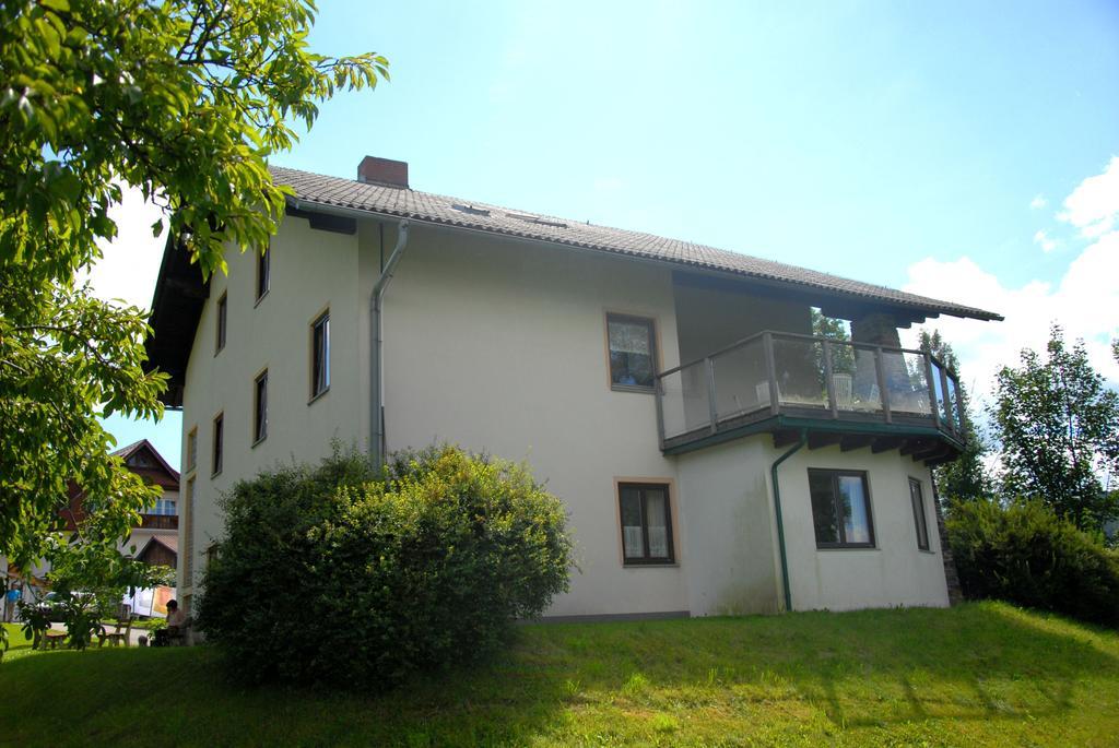 Fruehstueckspension Wiesenhaus Miesenbach  Exterior photo